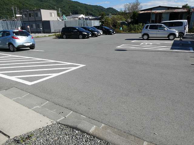 白狐公園駐車場